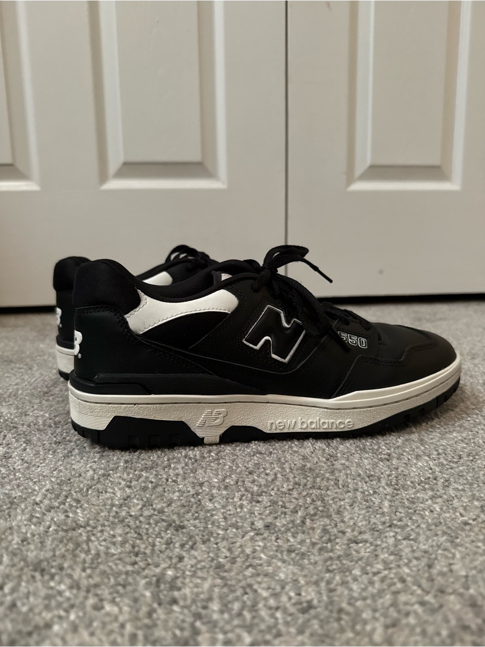 New Balance Men’s Black and White 550’s